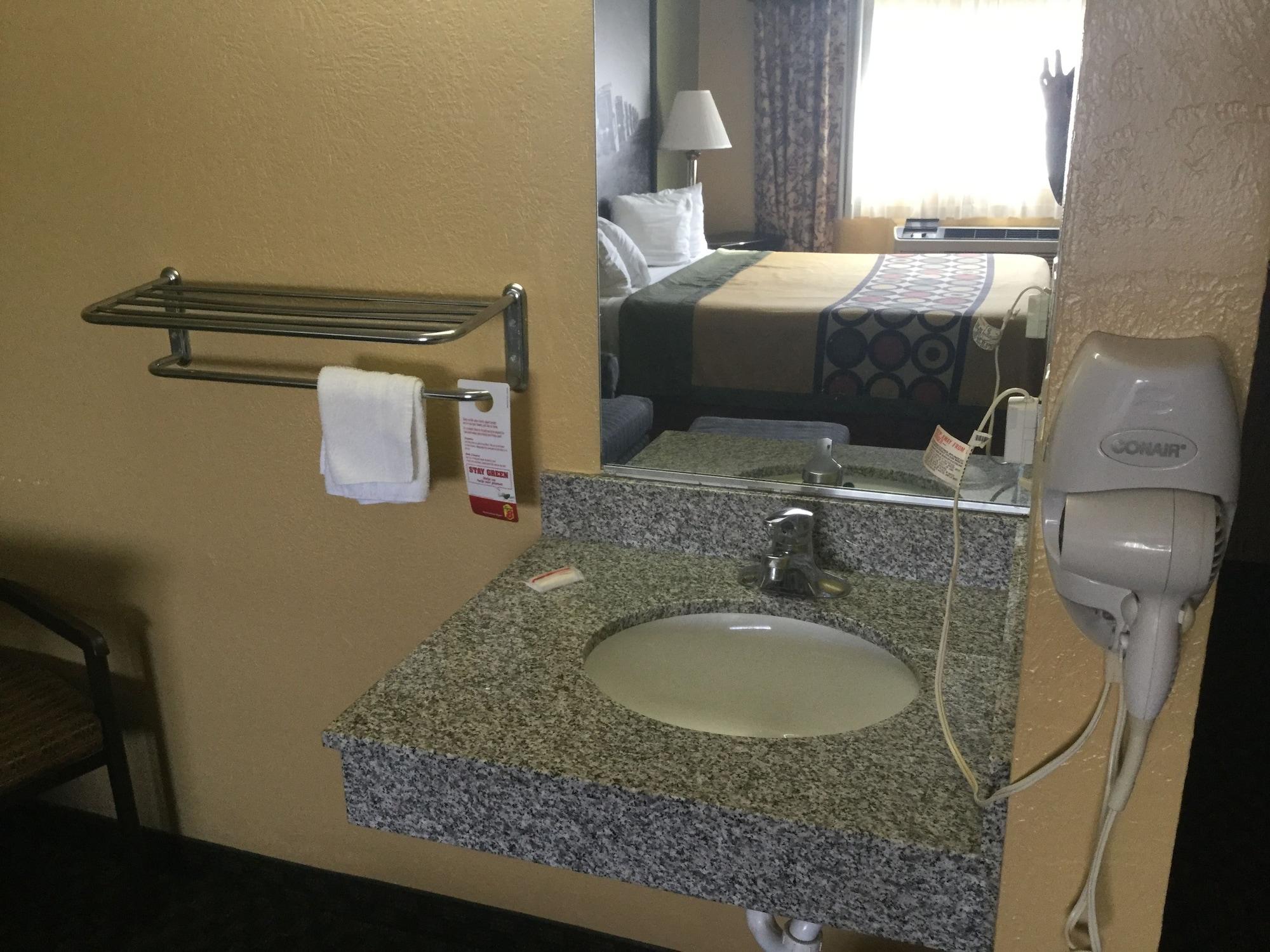 Super 8 By Wyndham Amarillo Central Tx Экстерьер фото