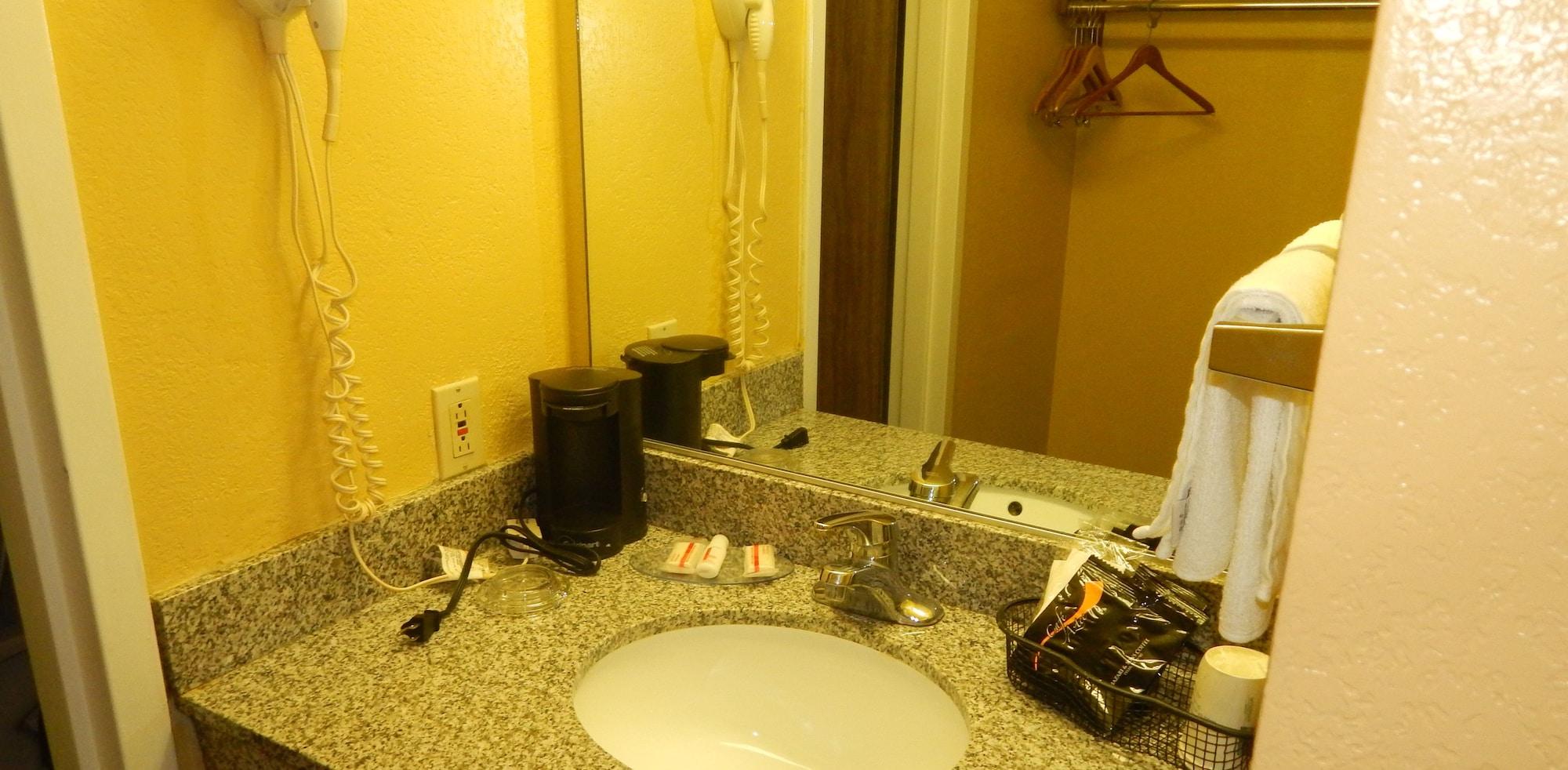 Super 8 By Wyndham Amarillo Central Tx Экстерьер фото