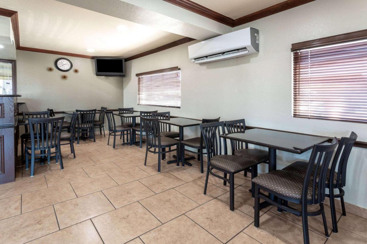 Super 8 By Wyndham Amarillo Central Tx Экстерьер фото