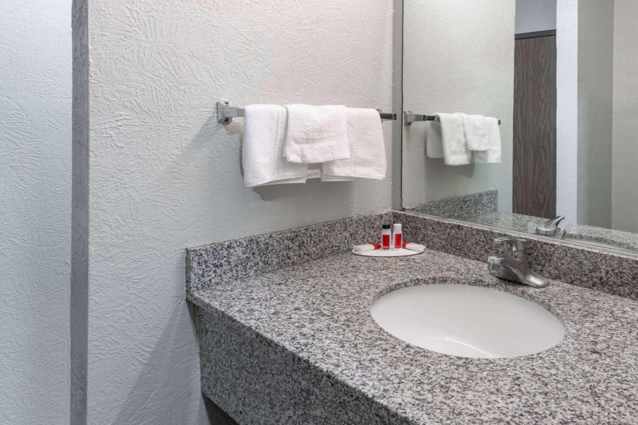 Super 8 By Wyndham Amarillo Central Tx Экстерьер фото